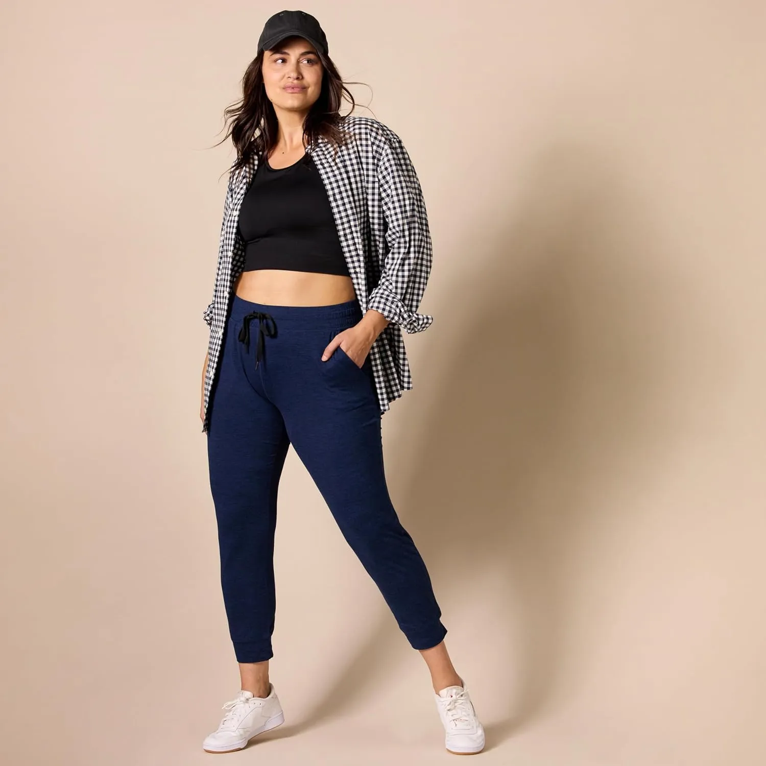 Amazon Essentials Athletic Pants for Women, Brushed Tech Stretch Lounge Joggers, Plus Size Available