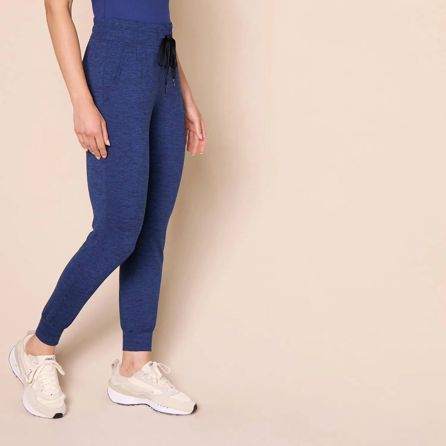 Amazon Essentials Athletic Pants for Women, Brushed Tech Stretch Lounge Joggers, Plus Size Available