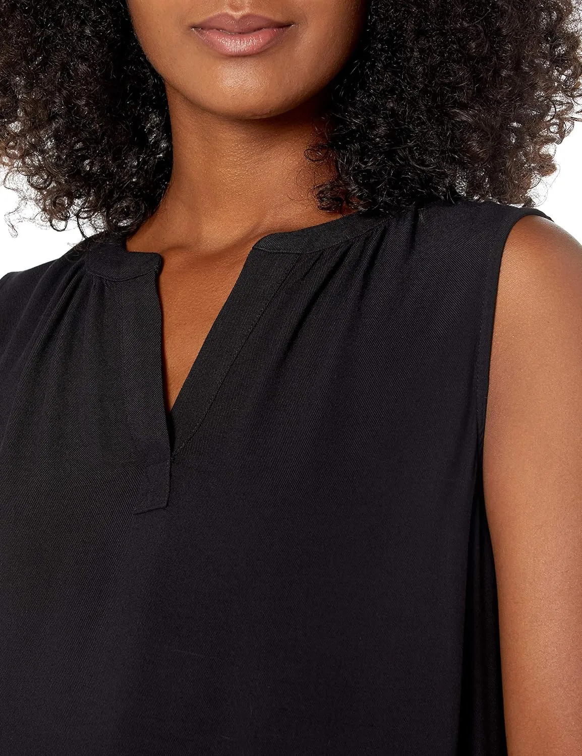 Amazon Essentials Women's Sleeveless Woven Shirt