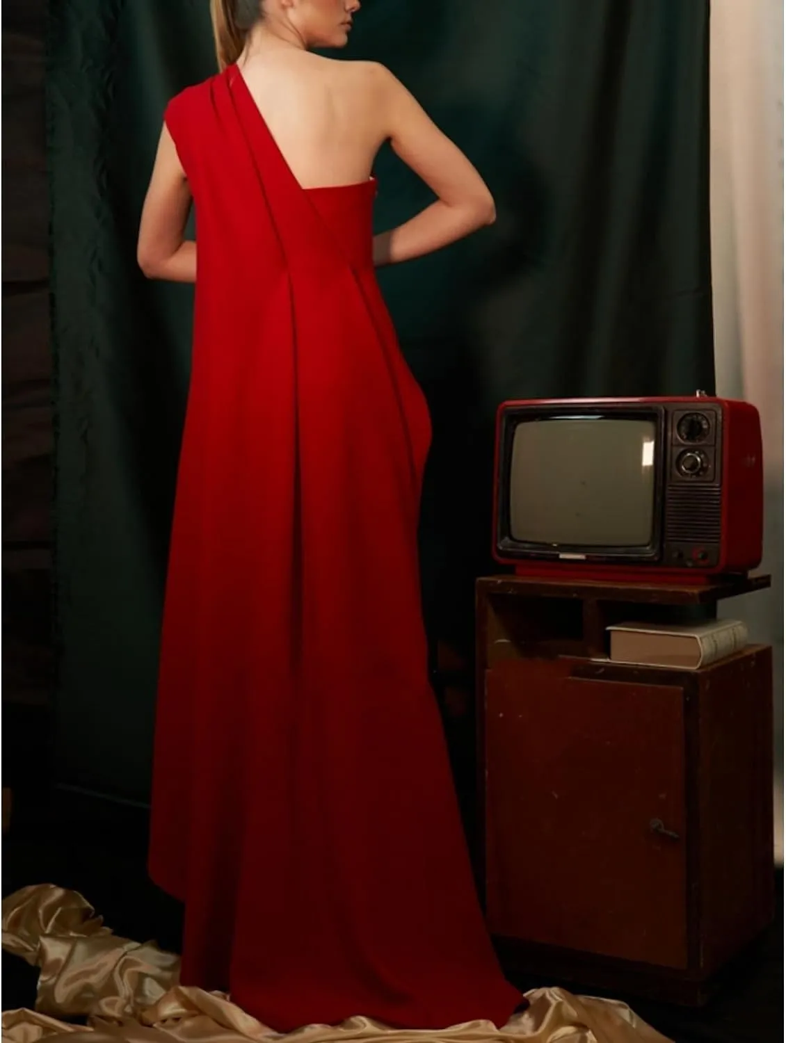 Evening Gown Elegant Wedding Guest Dress Floor Length Sleeveless One Shoulder Chiffon with Pleats Ruched 2024