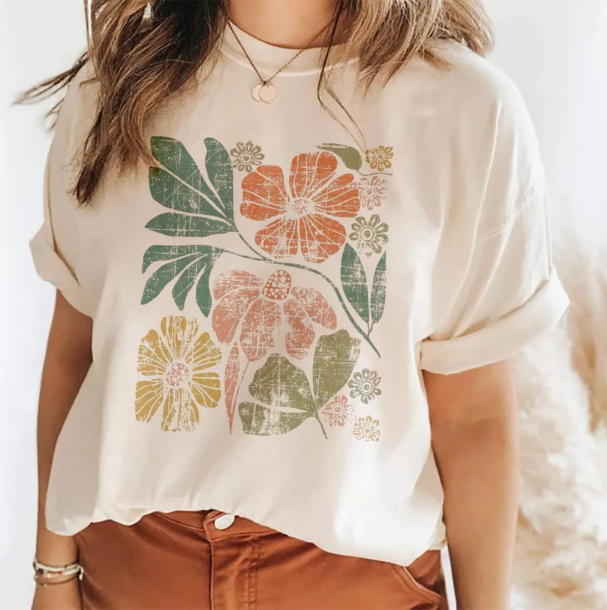 Floral Graphic Shirt Women Boho Wildflowers Tee Vintage Flower Tshirt Round Neck Loose Casual Short Sleeve Tops
