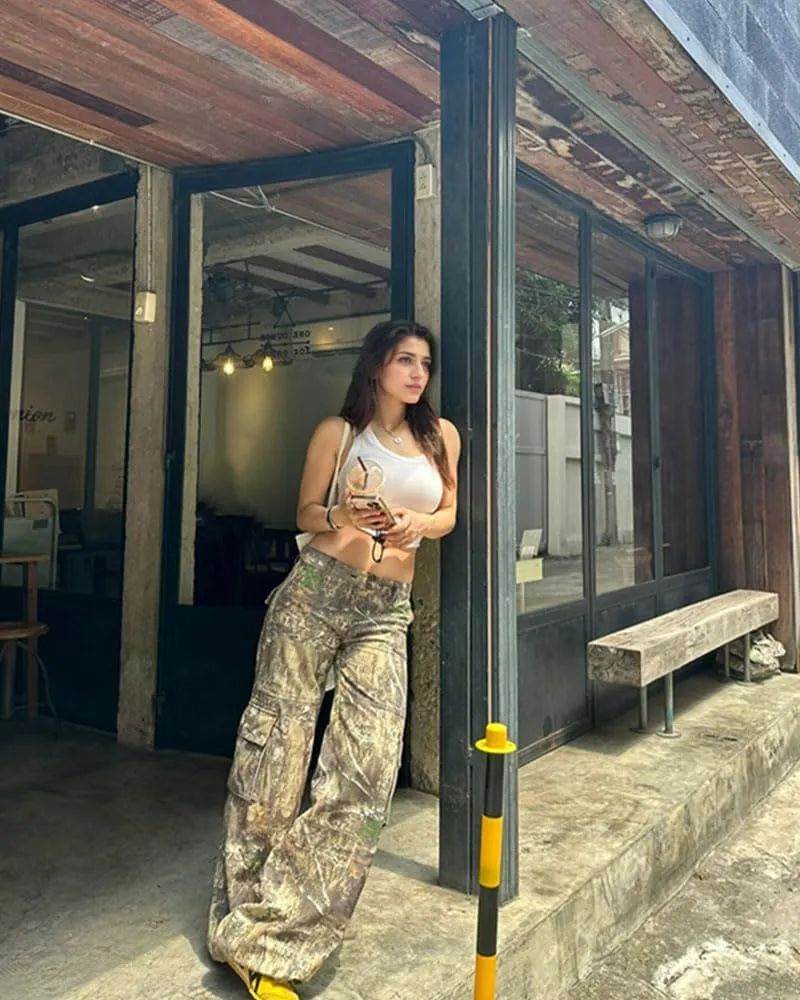 LaurelTree Camo Cargo Pants Straight Wide Leg Trousers Jeans Joggers Sweatpants with Pockets Stretch Fabric Woman Man