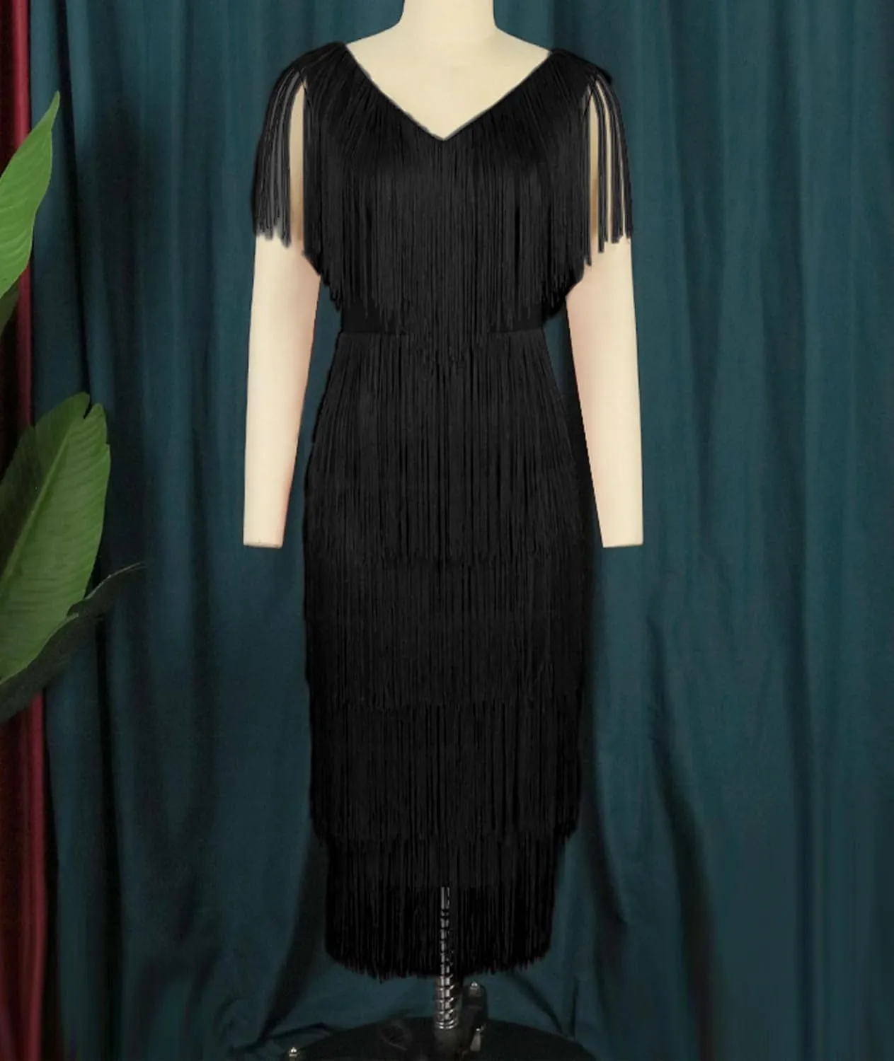 SOMTHRON Women's Plus Size 1920s Flapper Dress Sleeveless Deep V Neck Fringe All Over Tassel Tiered Prom Party Midi Dress