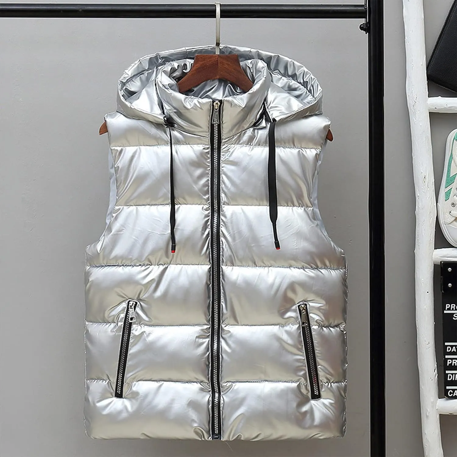 tuduoms Women's Removable Hooded Puffer Vest Quilted Lightweight Water-Resistant Down Vest Winter Warm Padded Parka Jacket