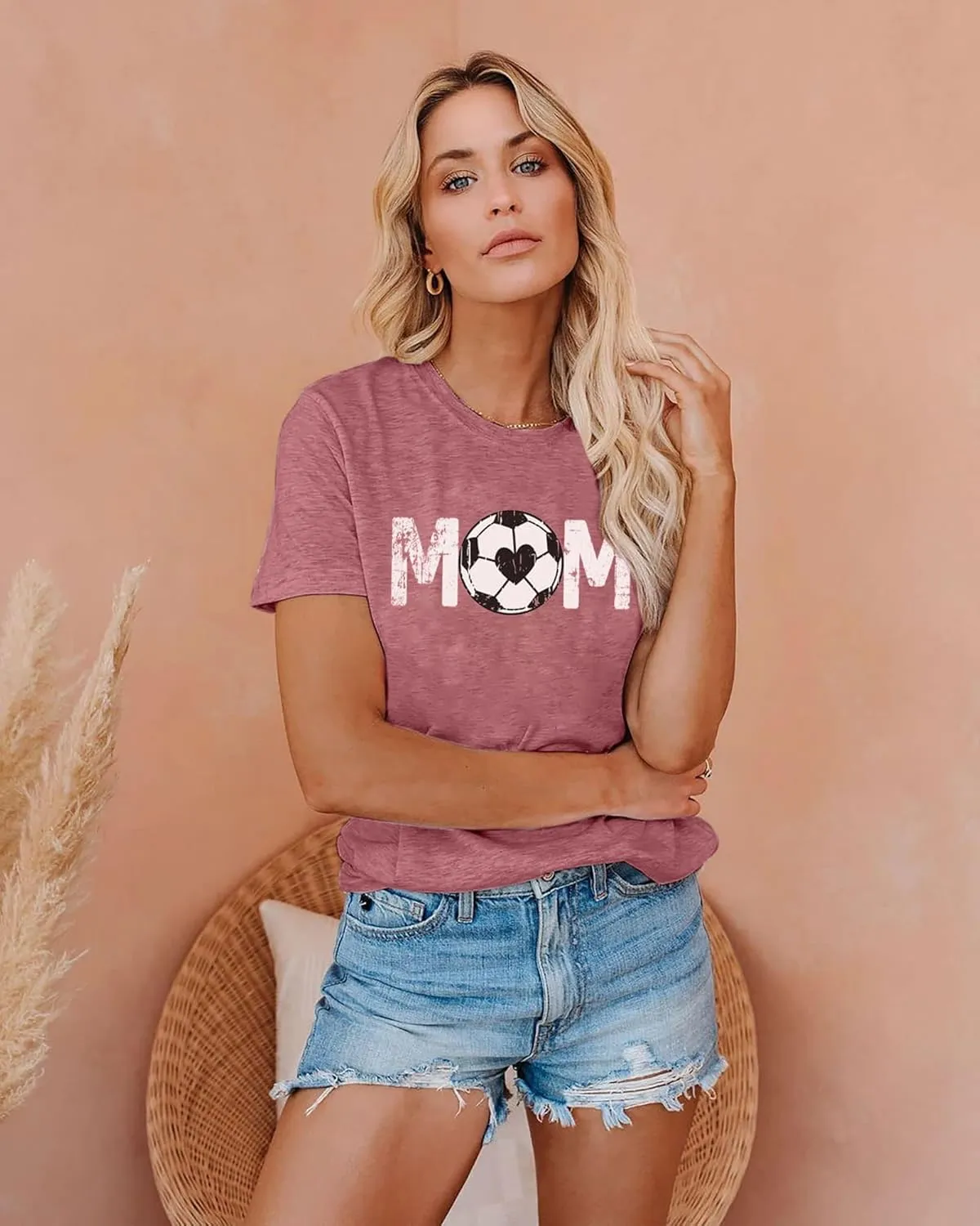 Women Soccer Mom Shirt Game Day Football Shirts Mom Letter Printed Graphic Tee Soccer Ball Mom Life Causal Top